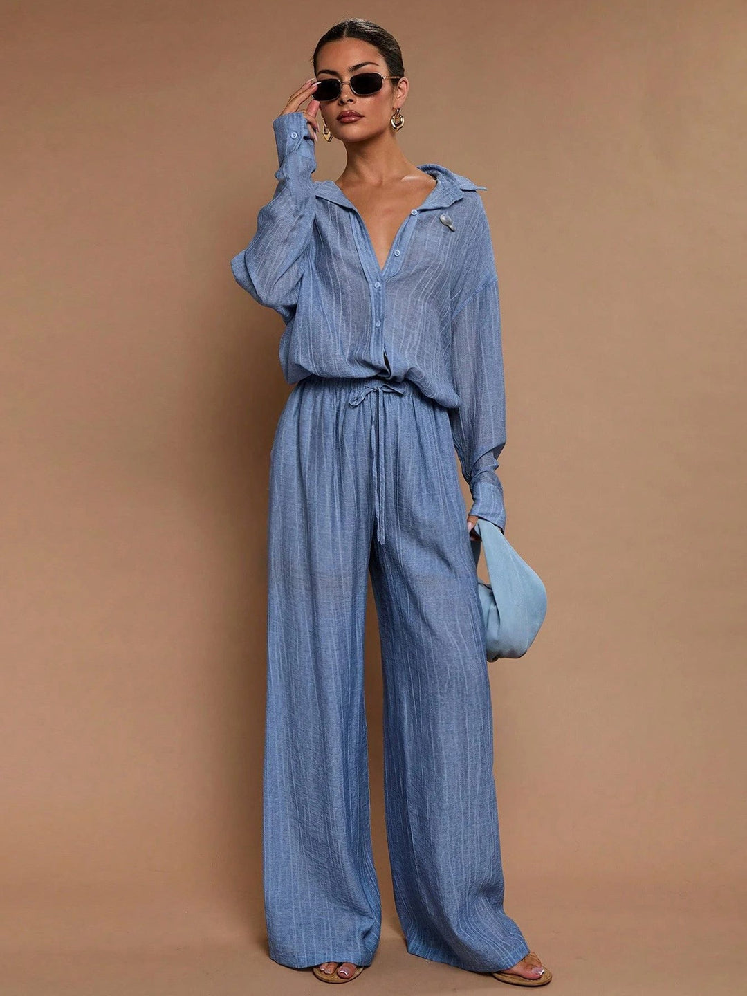 Ensemble pour femmes avec col chemise, patte de boutonnage et jambe de pantalon large