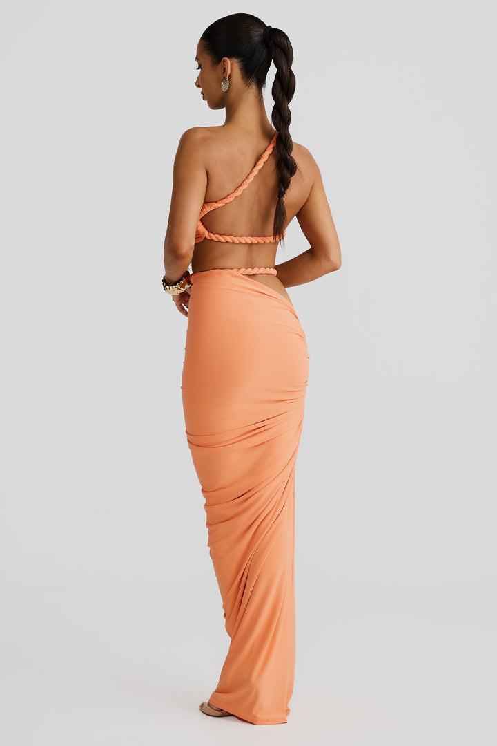 Ensemble femme avec haut bustier et jupe maxi à bretelles tressées et fronces latérales