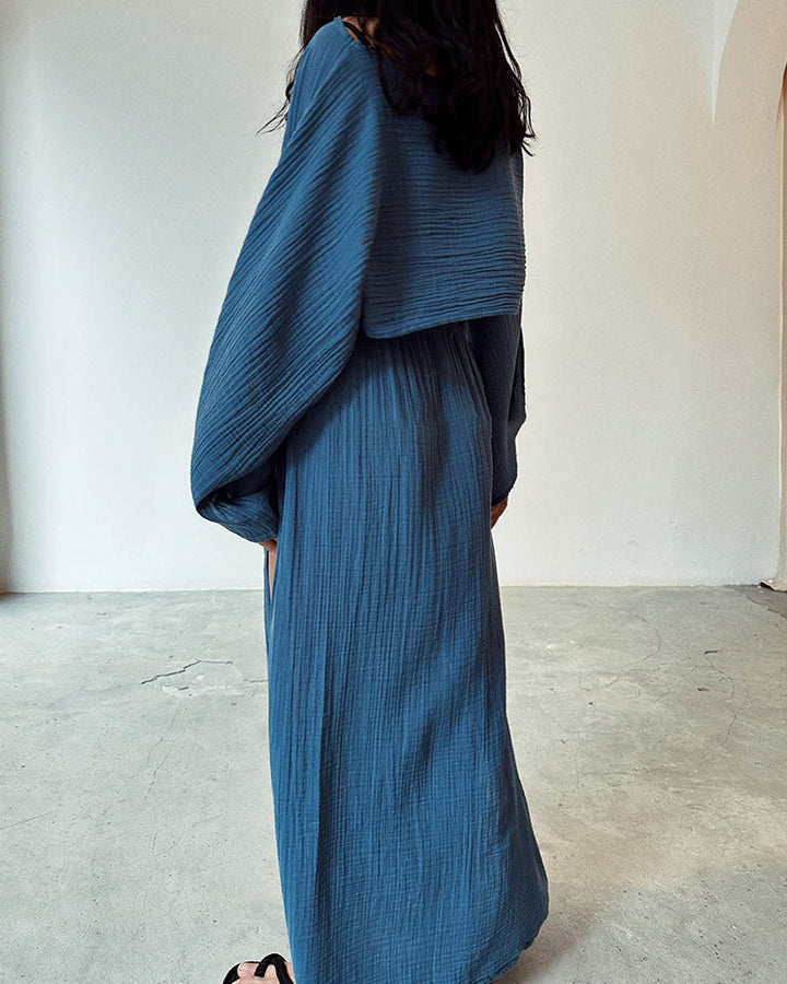 Ensemble femme avec crop-top et jupe maxi fendue