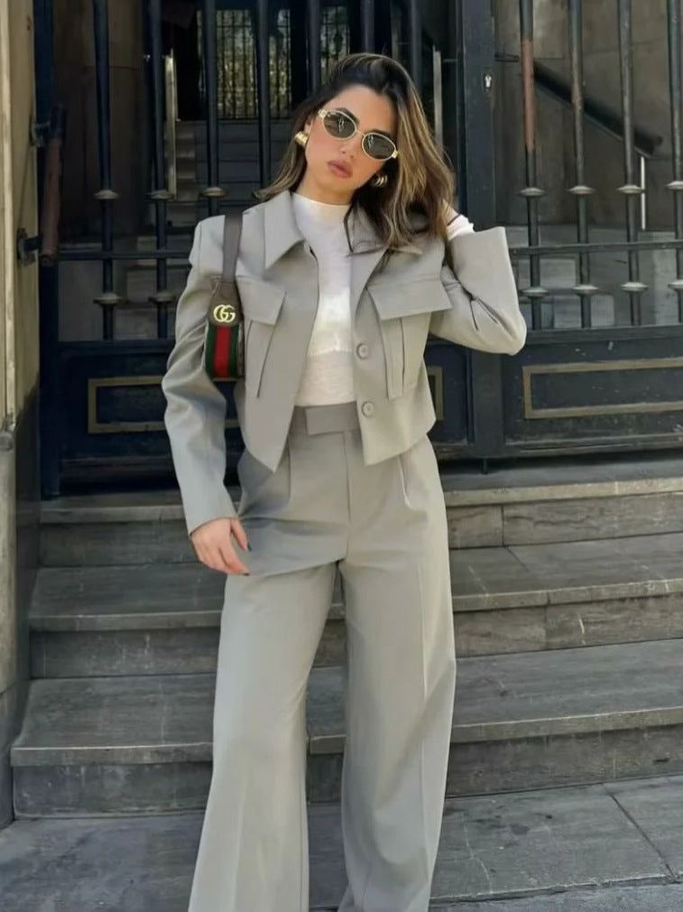 Ensemble Femme avec Veste Courte et Col Pointu et Pantalon Large Taille Haute