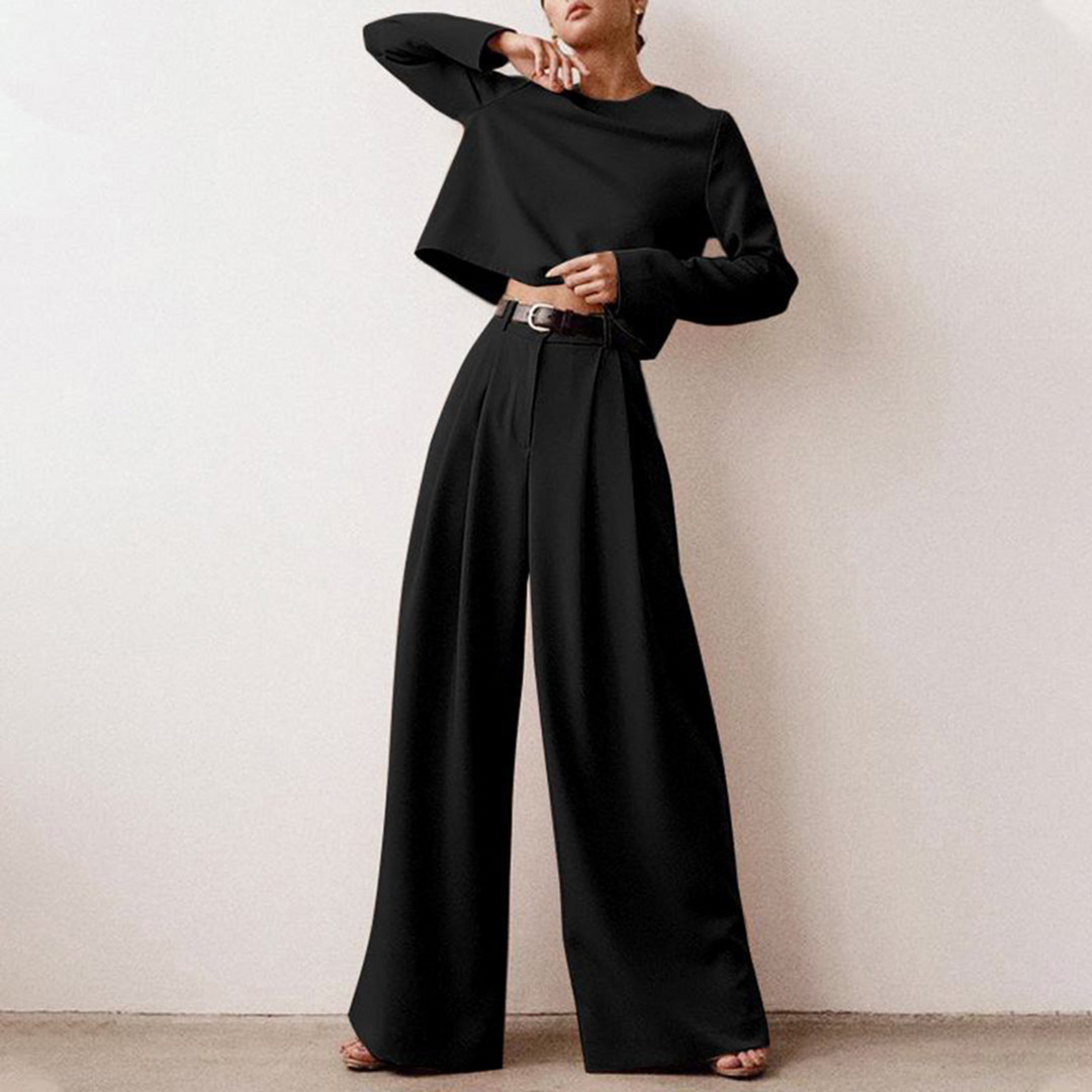 Ensemble femme avec t-shirt à manches longues et pantalon