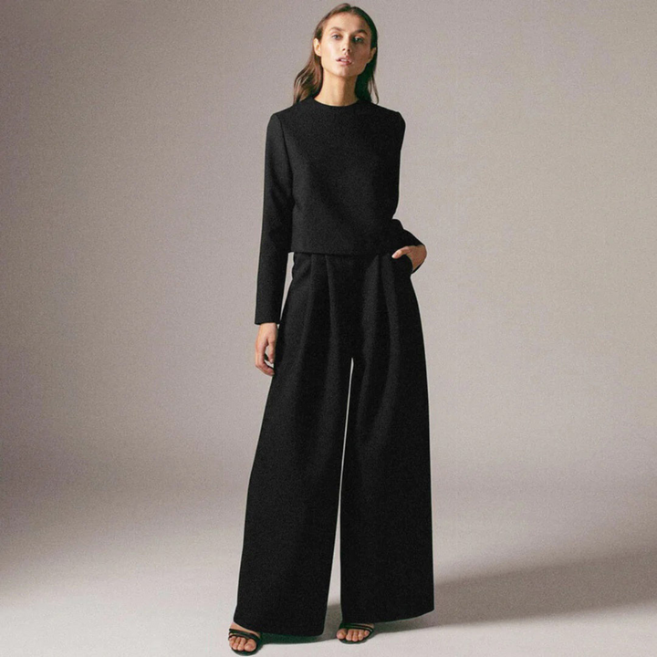 Ensemble femme avec t-shirt à manches longues et pantalon
