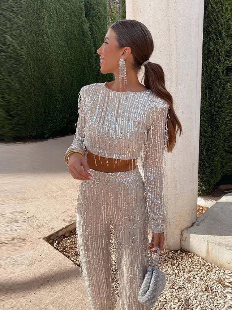 Ensemble pour femmes avec haut à sequins et pantalon long