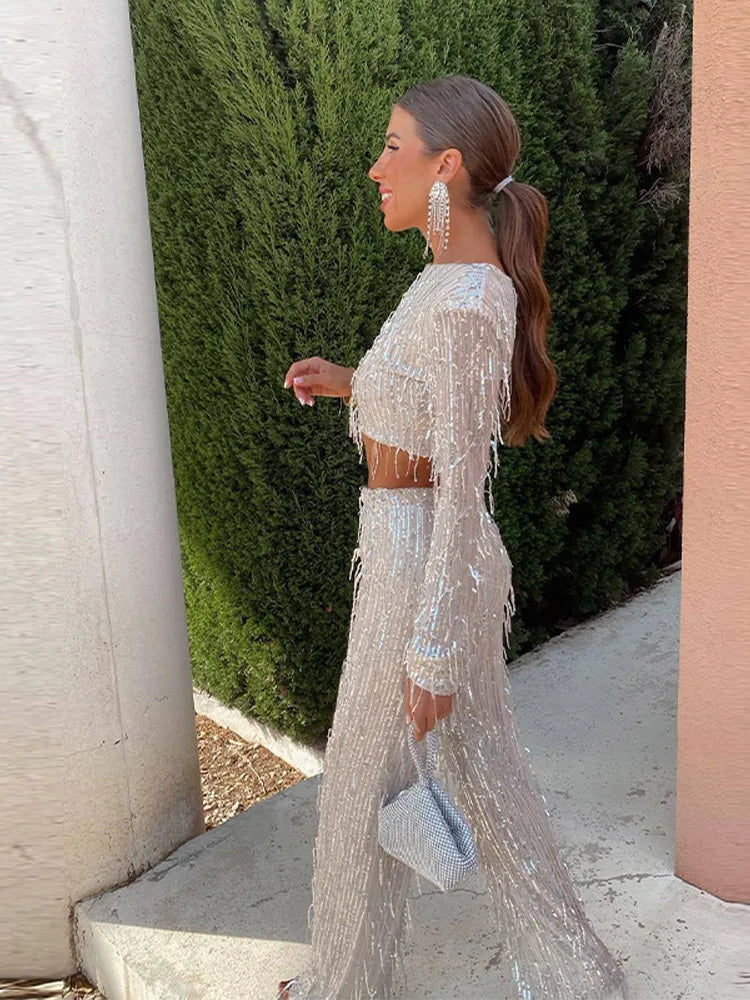 Ensemble pour femmes avec haut à sequins et pantalon long