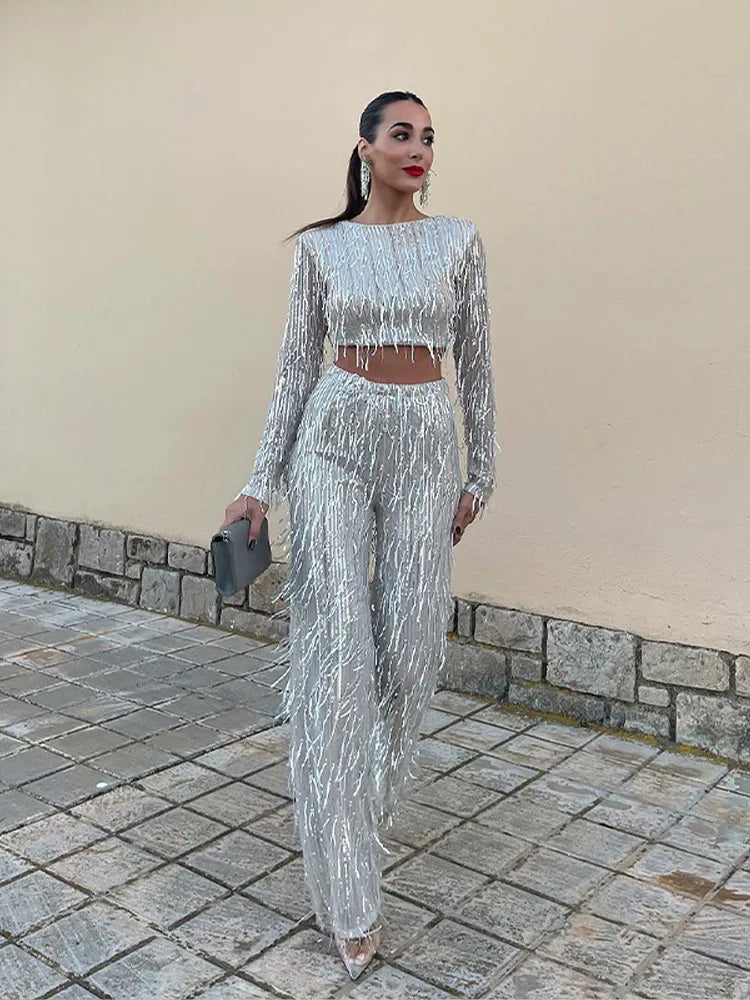 Ensemble pour femmes avec haut à sequins et pantalon long