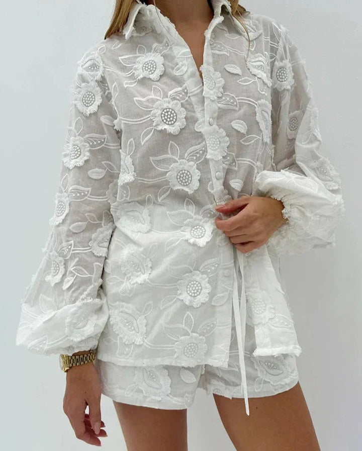 Ensemble d'été pour femmes avec applications florales, chemisier et short