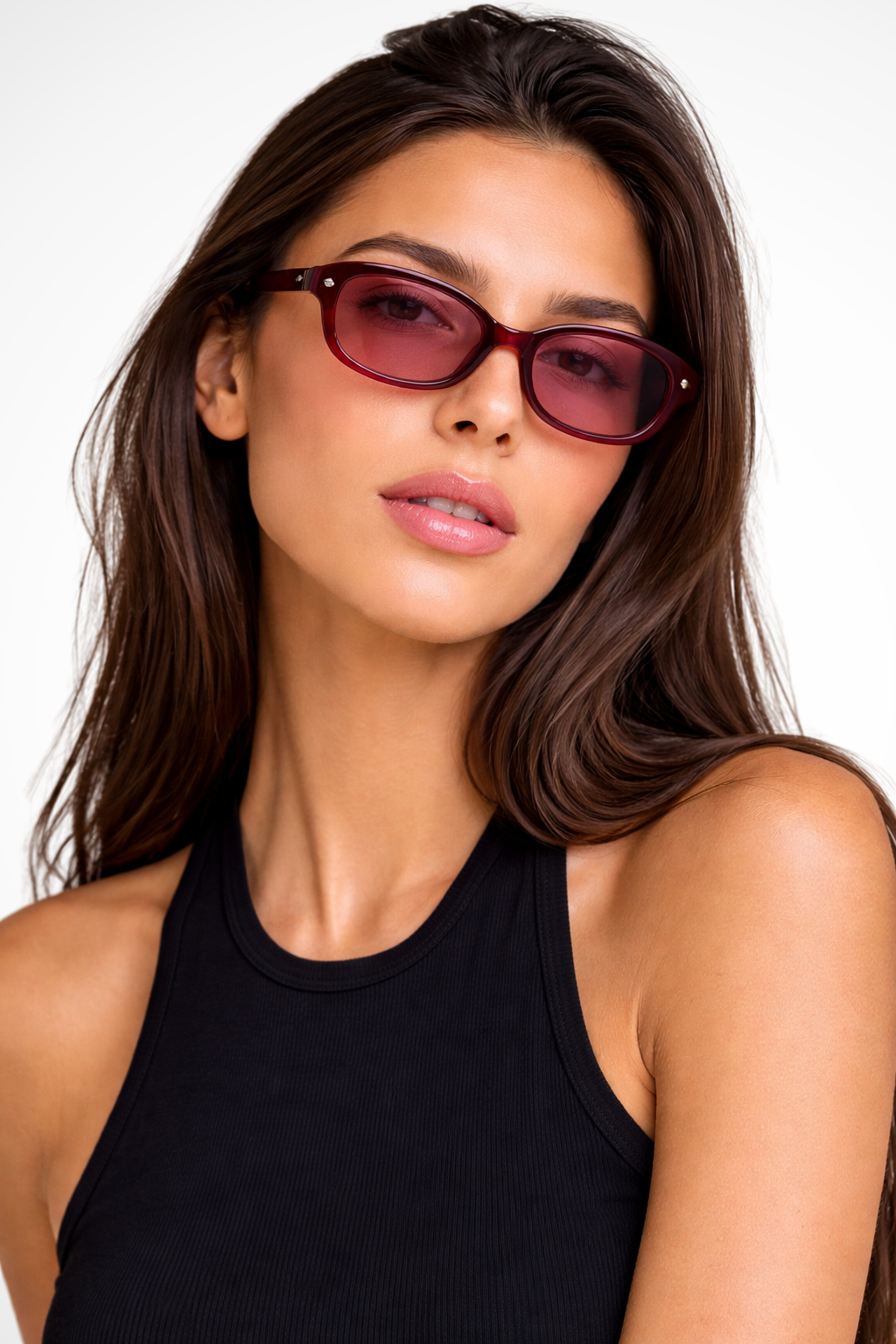 Lunettes de soleil pour femmes avec monture rectangulaire et coins biseautés