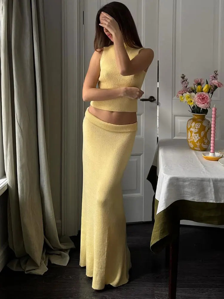 Ensemble Tricot Femme avec Top sans Manches Col Roulé et Jupe Maxi