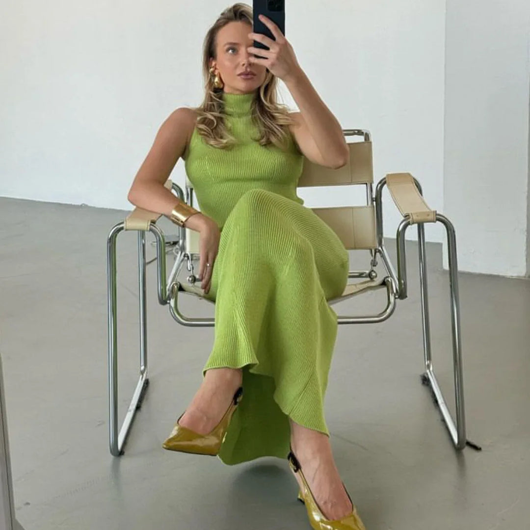 Ensemble tricot femme avec top sans manches col roulé et jupe maxi