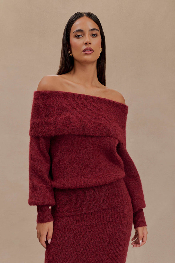 Ensemble tricot femme avec décolleté off-shoulder, manches longues et jupe maxi