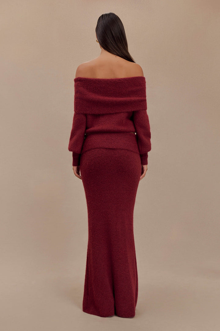 Ensemble tricot femme avec décolleté off-shoulder, manches longues et jupe maxi