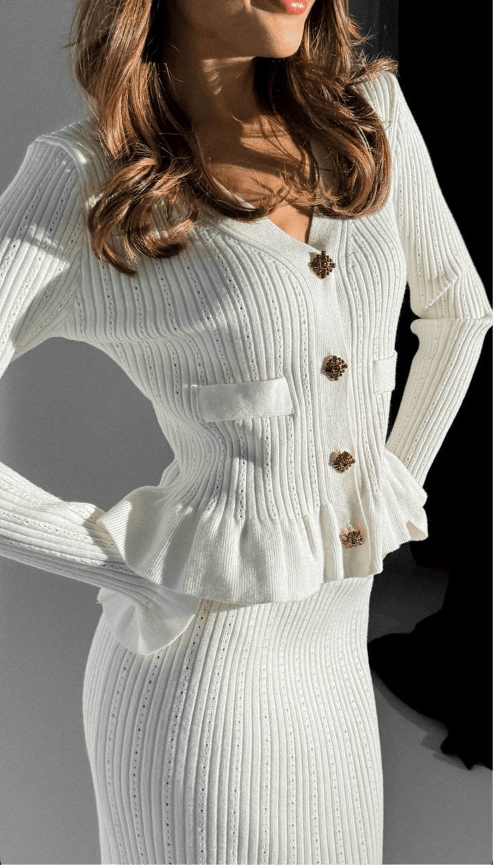 Ensemble tricot pour femmes avec décolleté en V, bas peplum et manches longues