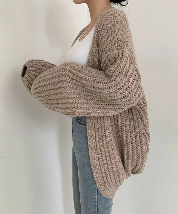 Gilet pour femmes à ouverture frontale, manches longues et surface en grosse maille