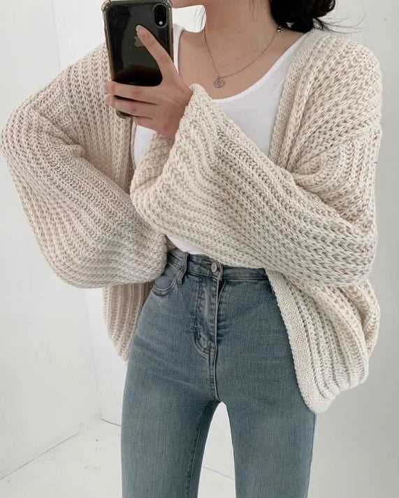 Cardigan pour femmes avec devant ouvert, manches longues et surface en grosse maille