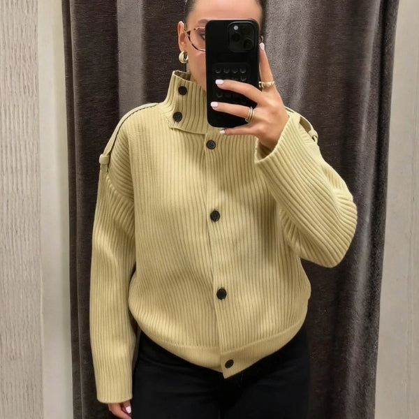 Gilet pour femmes avec col montant, patte de boutonnage et manches longues