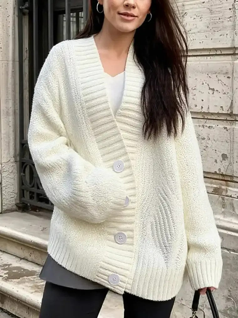 Cardigan pour femmes avec décolleté en V, patte de boutonnage et motif tricoté structuré