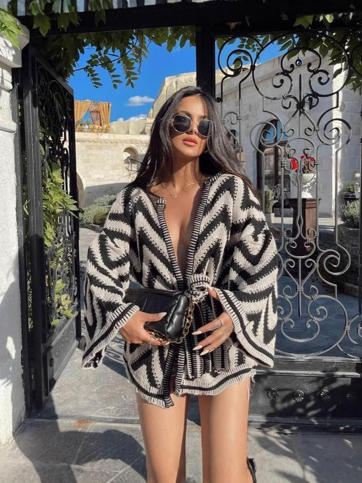 Cardigan pour femmes avec motif en zigzag et ceinture à nouer avec manches larges