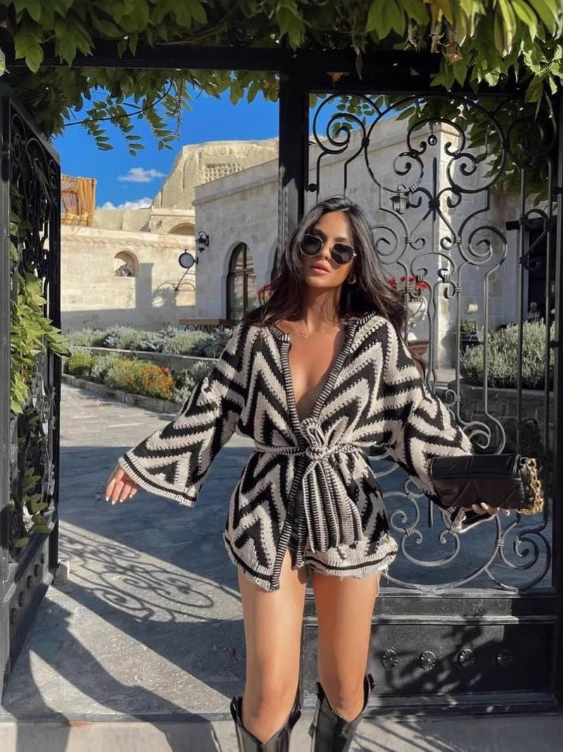 Cardigan pour femmes avec motif en zigzag et ceinture à nouer avec manches larges