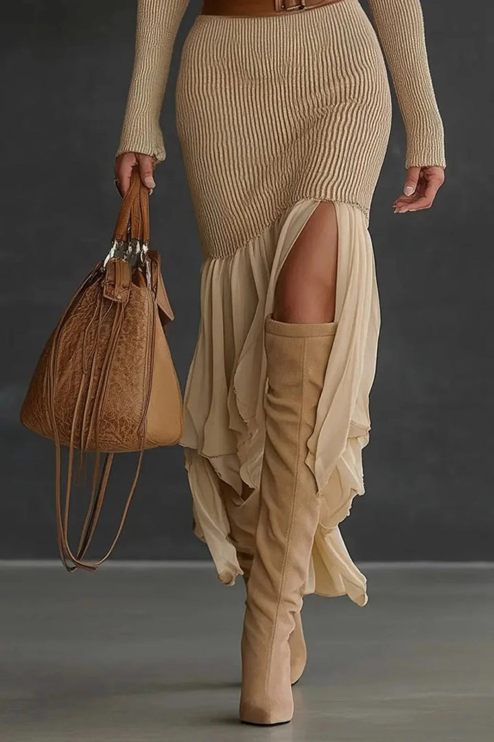 Robe en tricot pour femmes avec col roulé, manches longues, surface côtelée et bas à volants