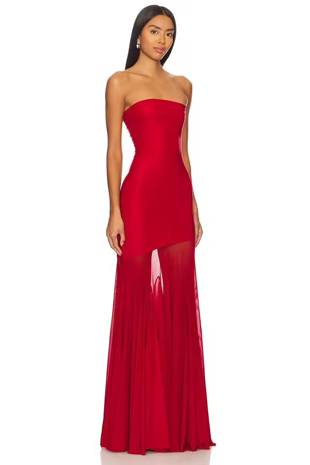 Robe maxi sans bretelles pour femmes avec insert transparent asymétrique et ourlet évasé