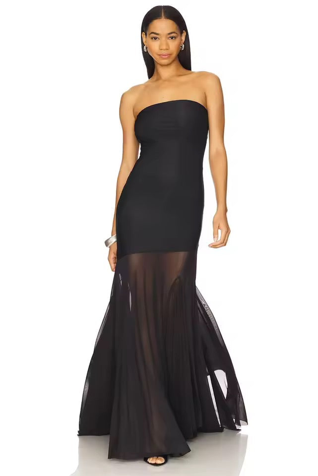 Robe maxi sans bretelles pour femmes avec insert transparent asymétrique et ourlet évasé