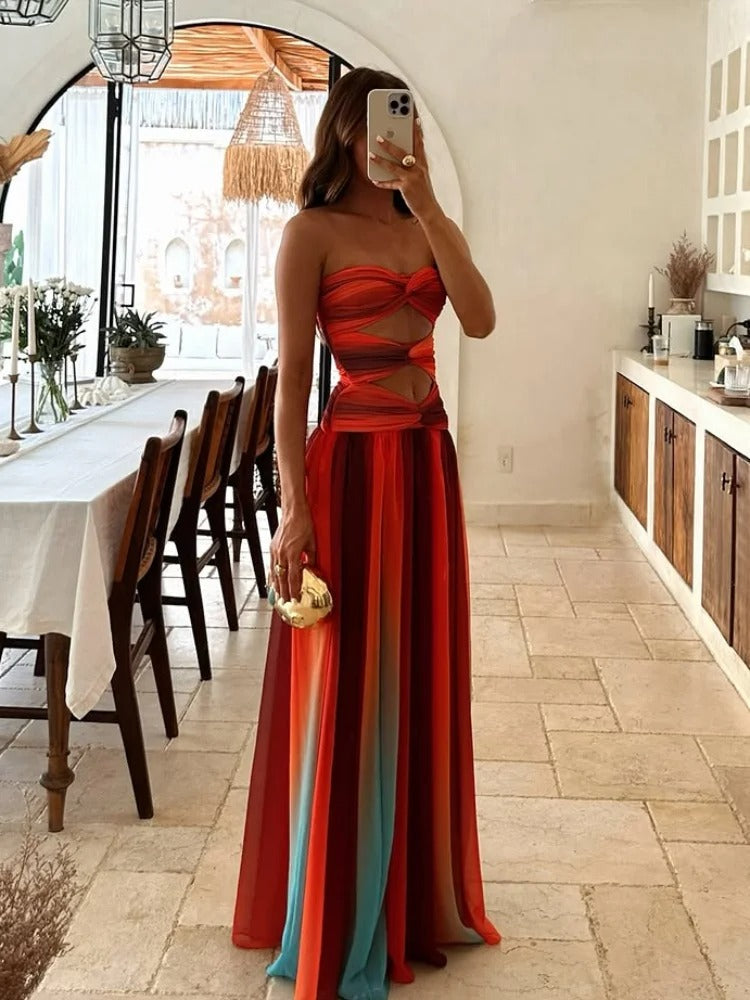 Robe maxi sans bretelles pour femmes avec un buste torsadé et des découpes à la taille avec dégradé de couleurs