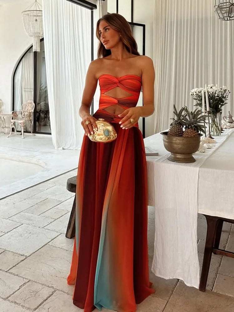 Robe maxi sans bretelles pour femmes avec un buste torsadé et des découpes à la taille avec dégradé de couleurs