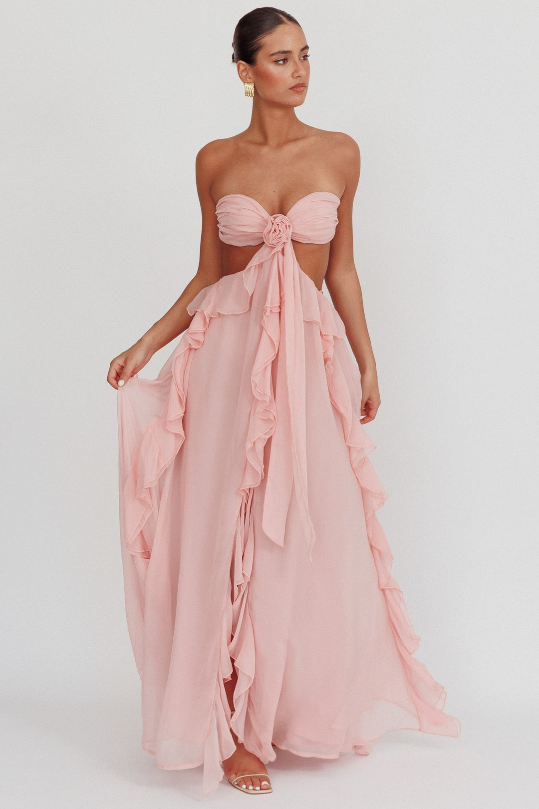 Robe maxi sans bretelles pour femmes avec décolleté taille, jupe à volants et application en rosette