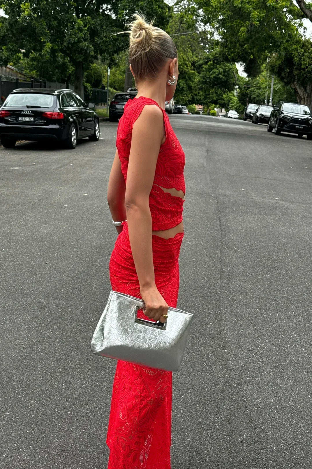 Ensemble Deux Pièces pour Femmes en Dentelle avec Top et Jupe Midi à Bordure Ondulée
