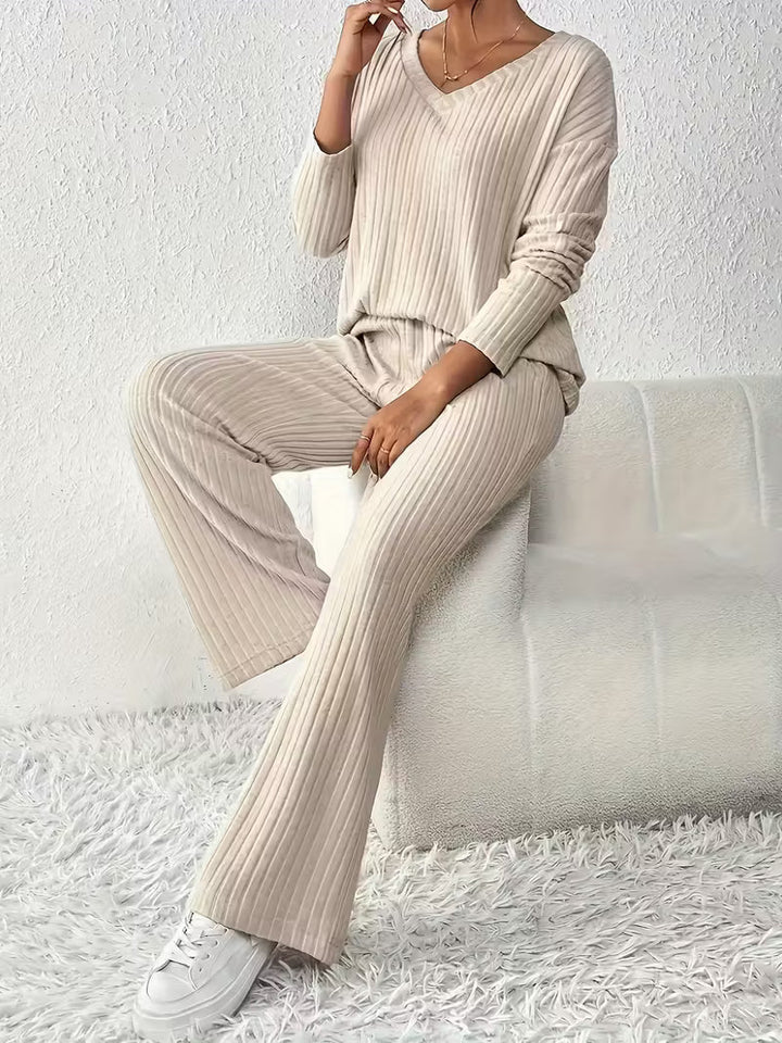 Ensemble Femme Deux Pièces avec Haut à Décolleté en V et Pantalon Ample