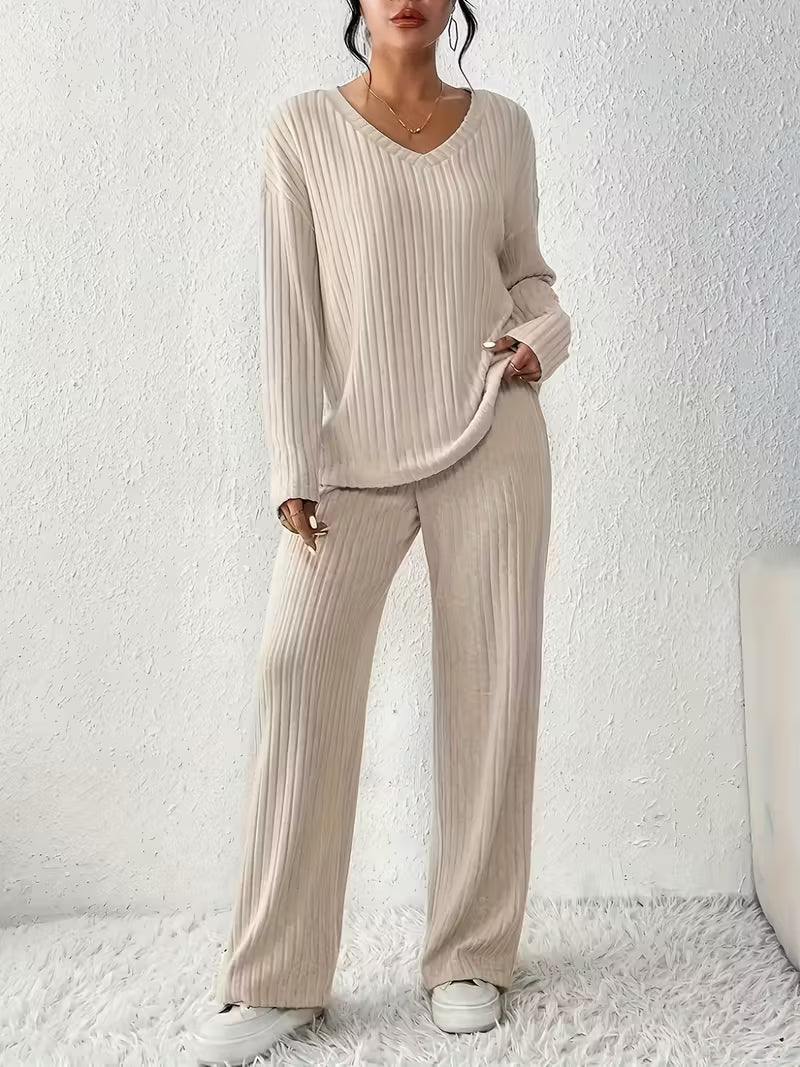 Ensemble Femme Deux Pièces avec Haut à Décolleté en V et Pantalon Ample