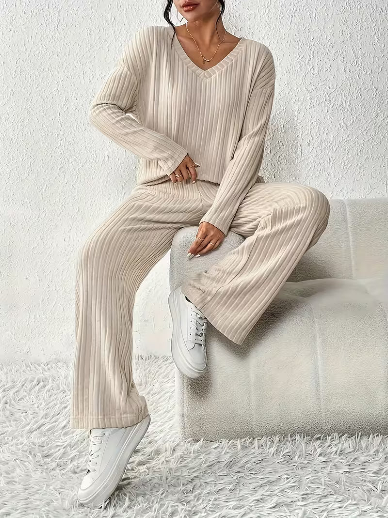 Ensemble Femme Deux Pièces avec Haut à Décolleté en V et Pantalon Ample