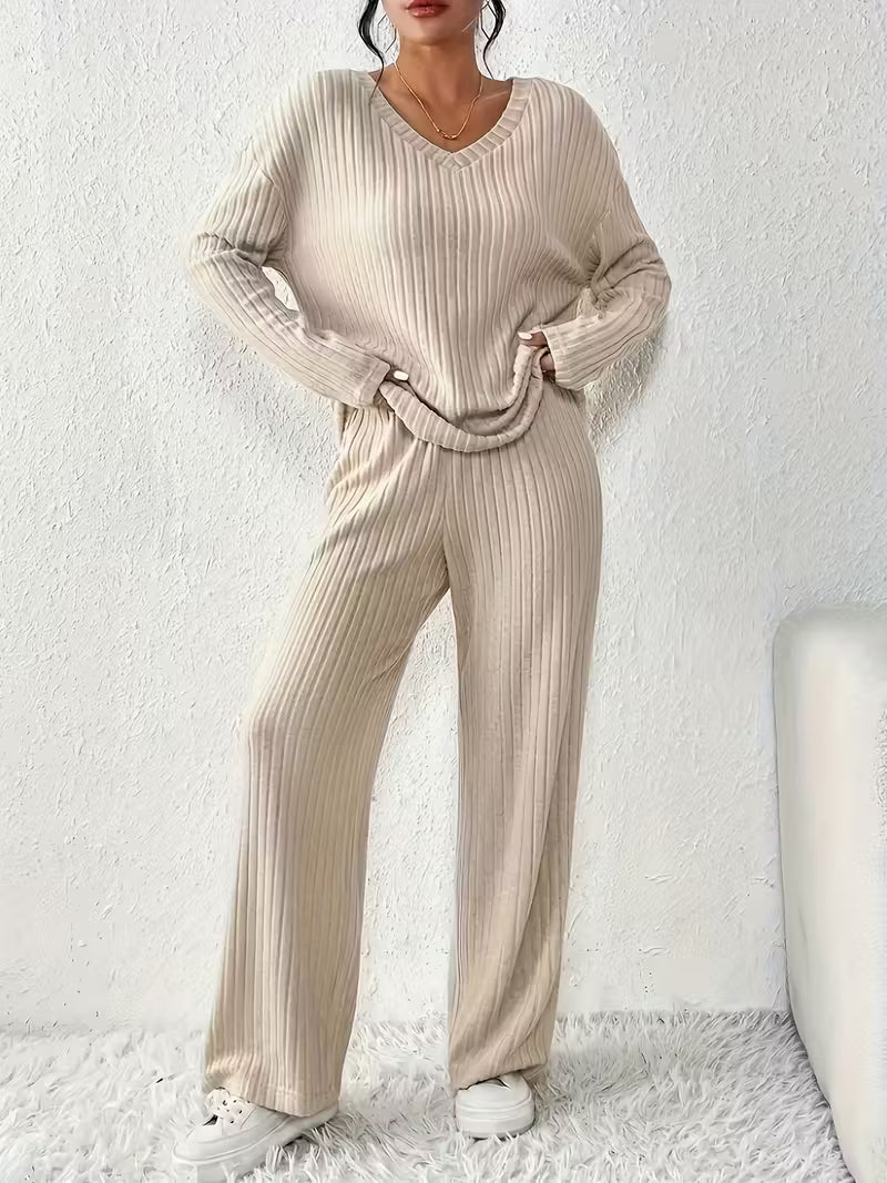 Ensemble Femme Deux Pièces avec Haut à Décolleté en V et Pantalon Ample