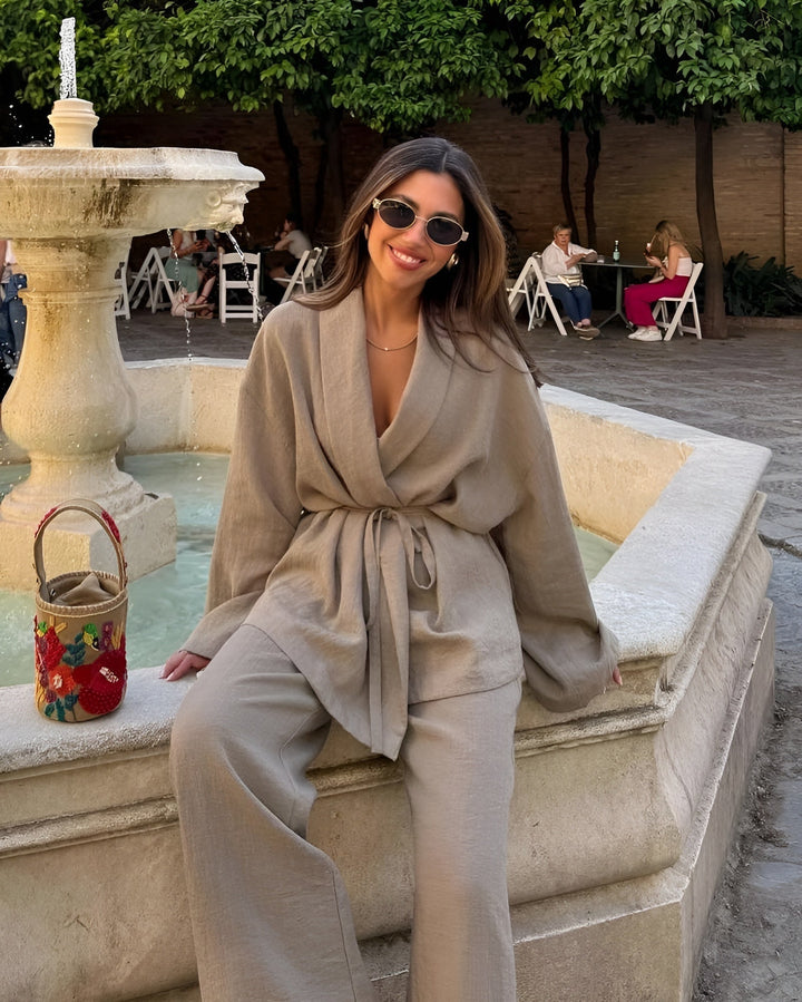 Ensemble Femme Deux Pièces avec Veste Croisée à Ceinture et Pantalon Ample