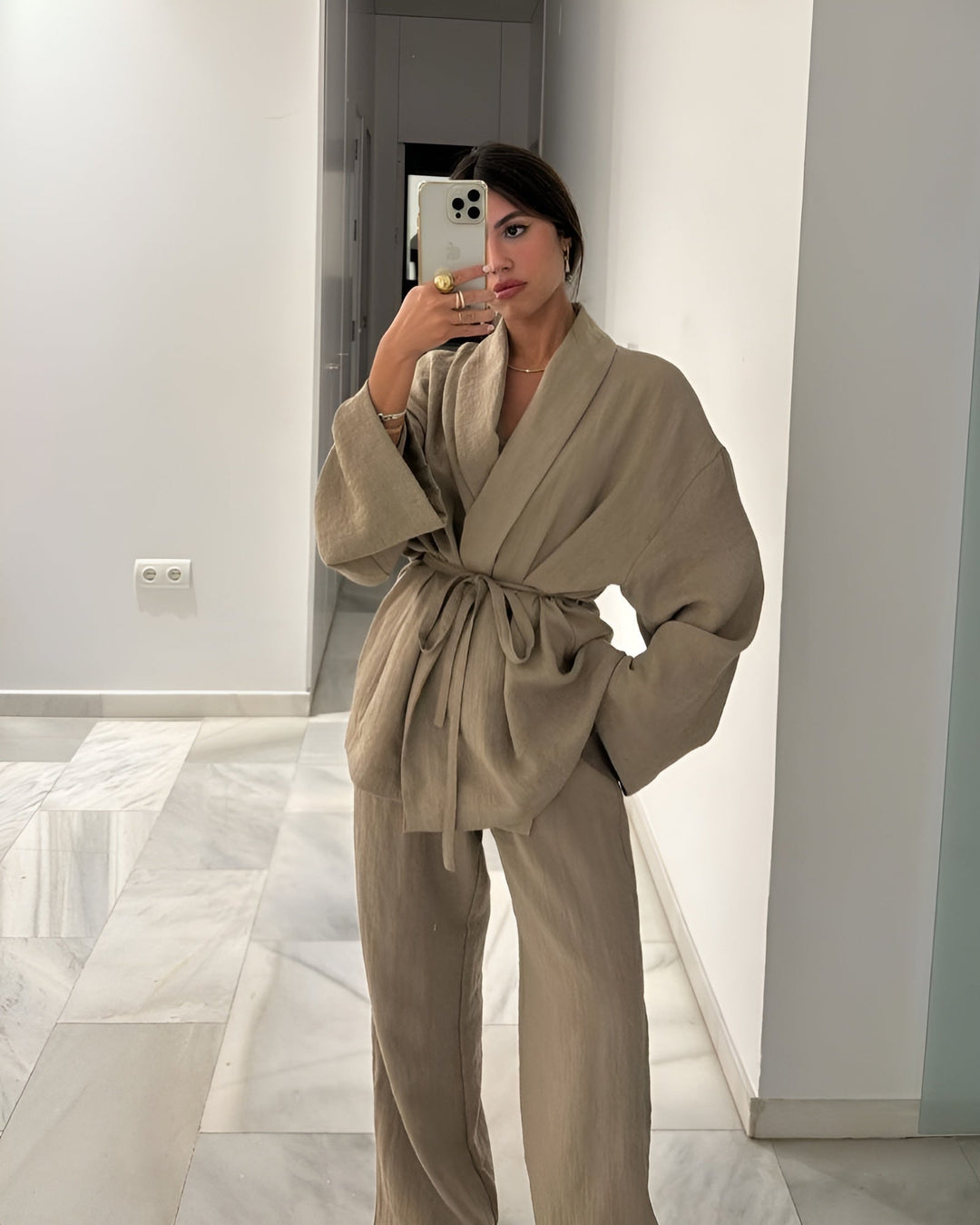Ensemble Femme Deux Pièces avec Veste Croisée à Ceinture et Pantalon Ample