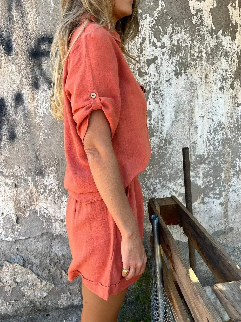 Ensemble d'été pour femmes en deux pièces avec patte de boutonnage et col de chemise