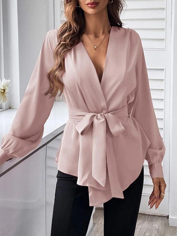 Chemisier ample plissé à manches bouffantes, à empiècements, à taille nouée, à col en V, couleur unie