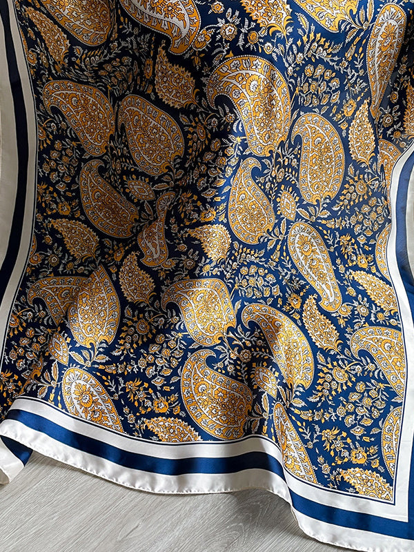 Écharpe d'imitation de soie à imprimé floral vintage