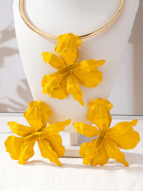 Parure boucles d'oreilles pendantes et collier en forme de fleur