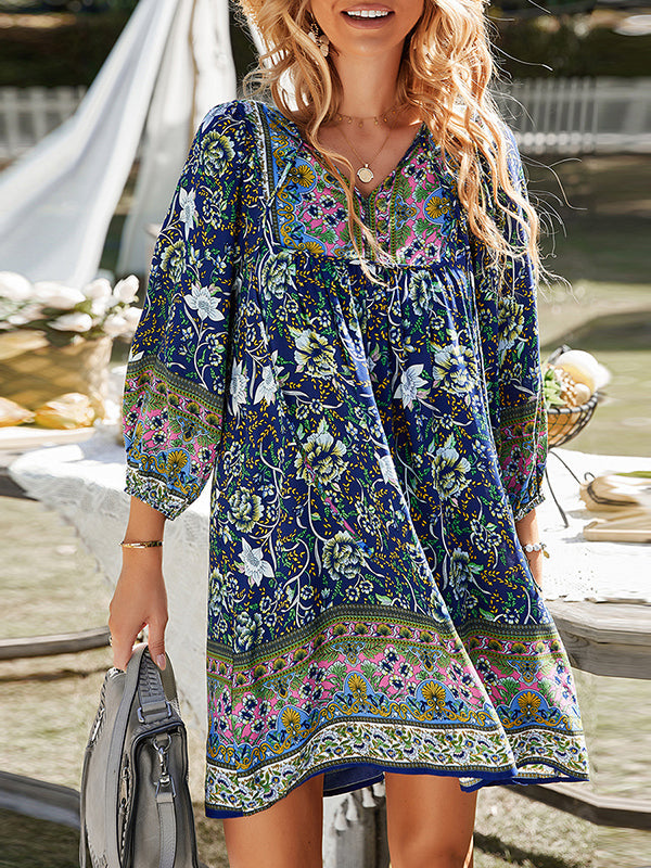 Robe courte ample plissée coupe trapèze, à imprimé floral, à col en V, couleur contrastée