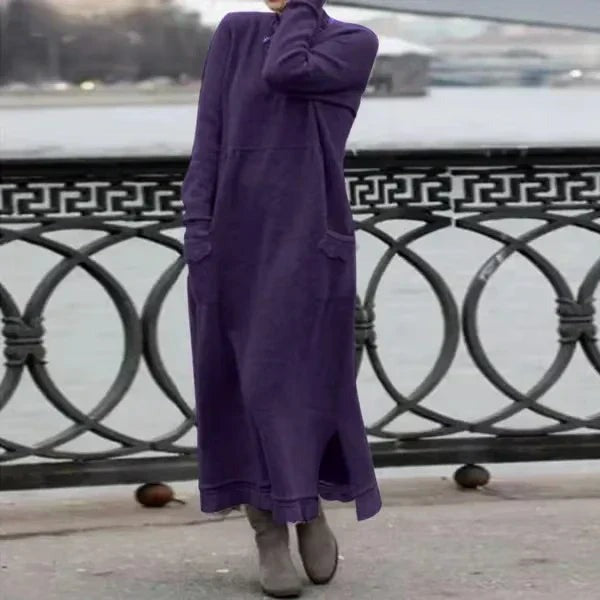 SVEA - ROBE LONGUE EN MAILLE AVEC UNE COUPE LÉGÈRE