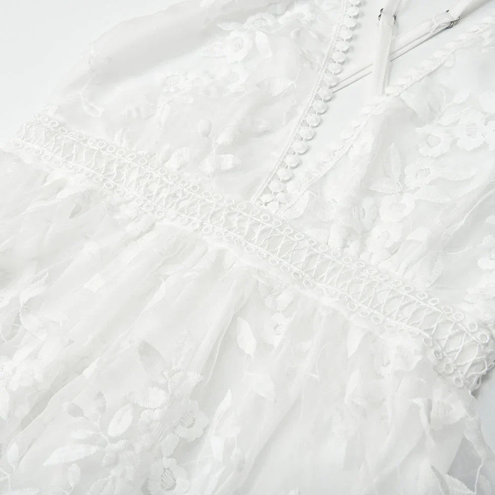 Bellona – Robe courte élégante en dentelle