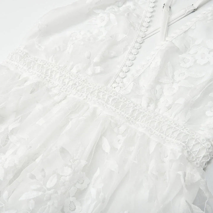 Bellona – Robe courte élégante en dentelle