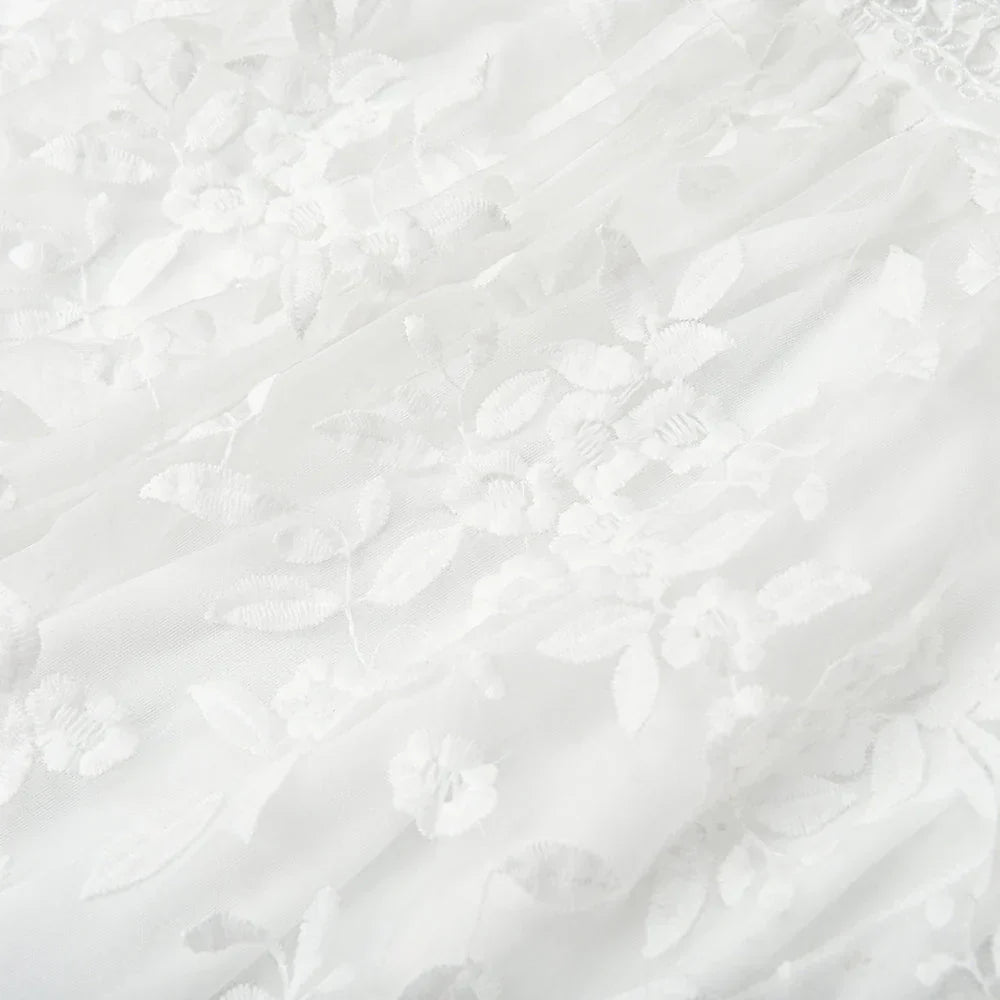 Bellona – Robe courte élégante en dentelle