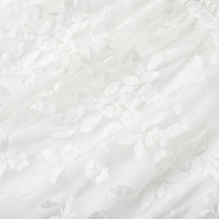 Bellona – Robe courte élégante en dentelle