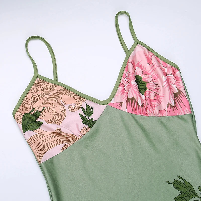 Lianna | Robe maxi avec accents floraux roses
