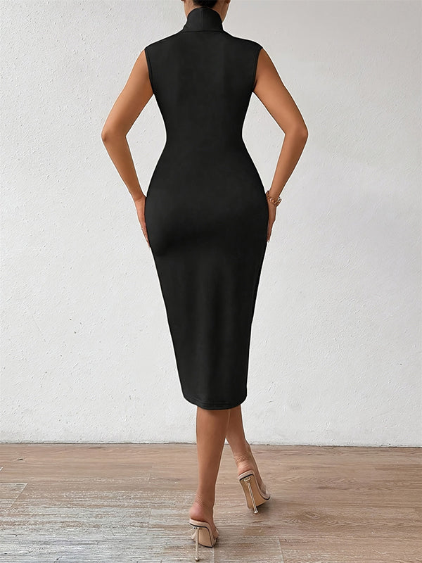 Robe mi-longue moulante coupe trapèze, à col en V, couleur unie