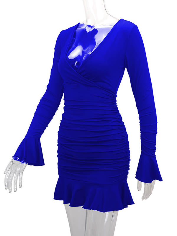 Robe mi-longue moulante plissée volantée à taille élastique, à empiècements, à col en V, couleur unie