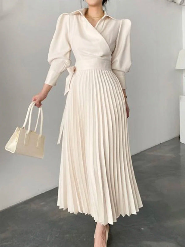Robe chemise asymétrique plissée à col revers, couleur unie