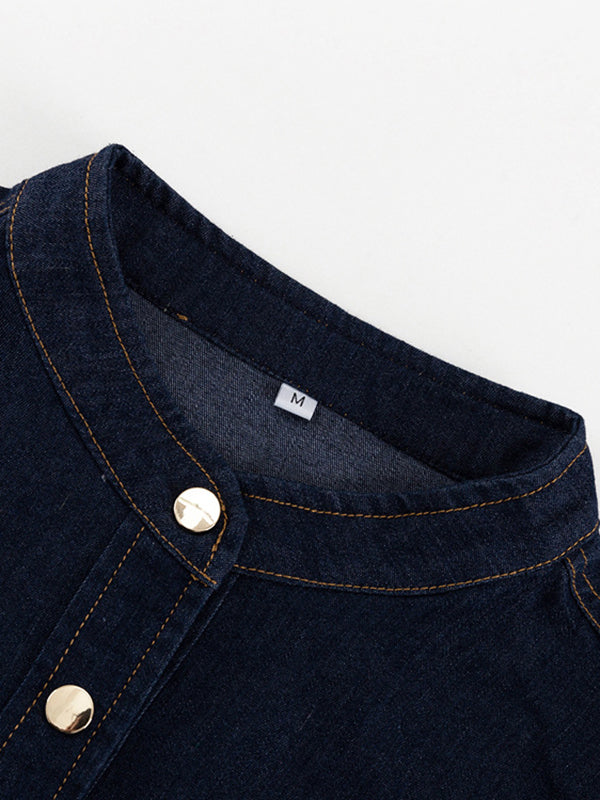 Robe courte boutonnée plissée coupe trapèze, à manches longues, à empiècements, à taille nouée, à col cheminée